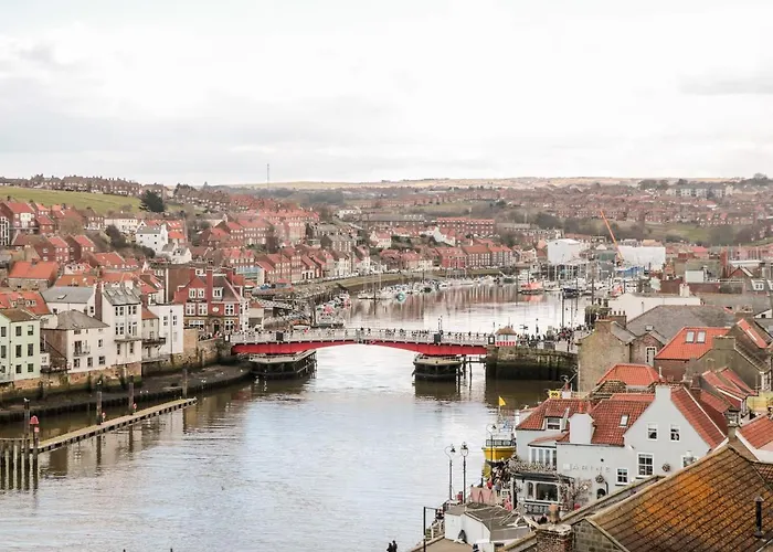 Crossing Nyaraló Whitby